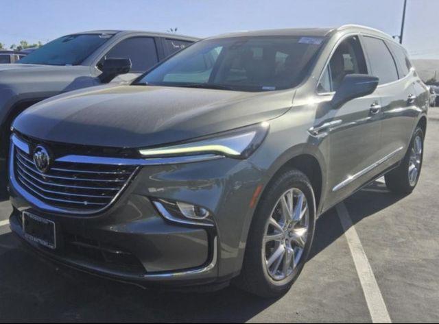 used 2023 Chevrolet Traverse car, priced at $31,995
