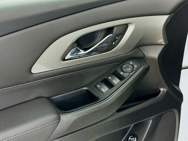 used 2023 Chevrolet Traverse car, priced at $31,495