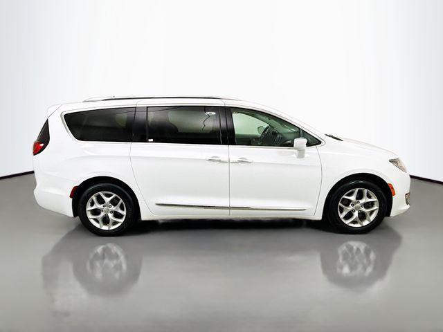 used 2018 Chrysler Pacifica car, priced at $12,995