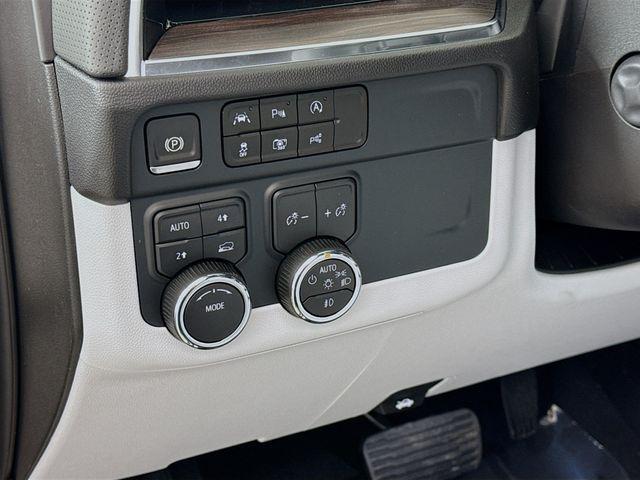 new 2025 Chevrolet Suburban car, priced at $81,585