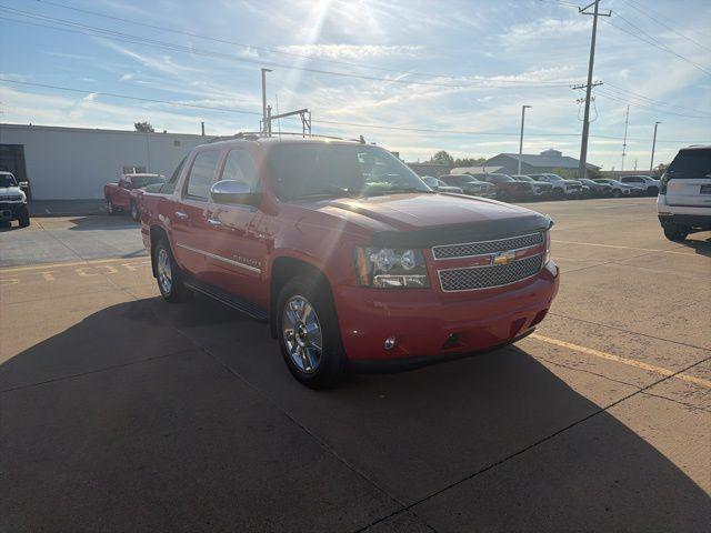 used 2009 Chevrolet Avalanche car, priced at $18,995