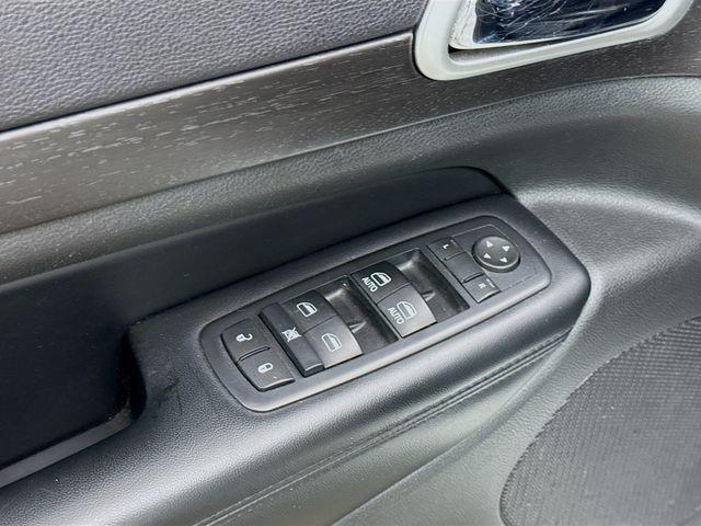 used 2015 Jeep Grand Cherokee car, priced at $14,490