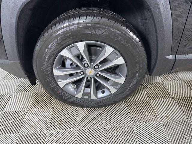 used 2025 Chevrolet Equinox car, priced at $27,995