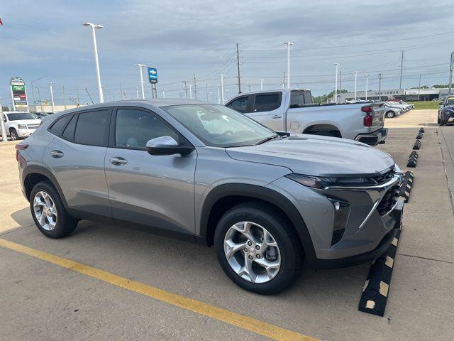 new 2025 Chevrolet Trax car, priced at $21,040