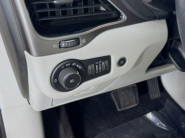 used 2019 Jeep Cherokee car, priced at $18,495