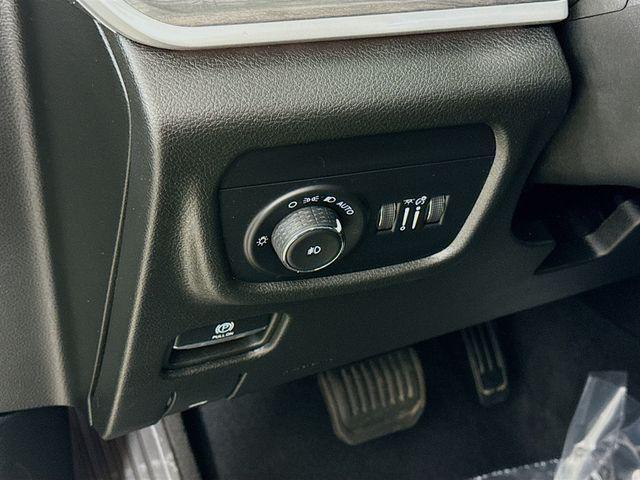 used 2023 Jeep Grand Cherokee car, priced at $34,490