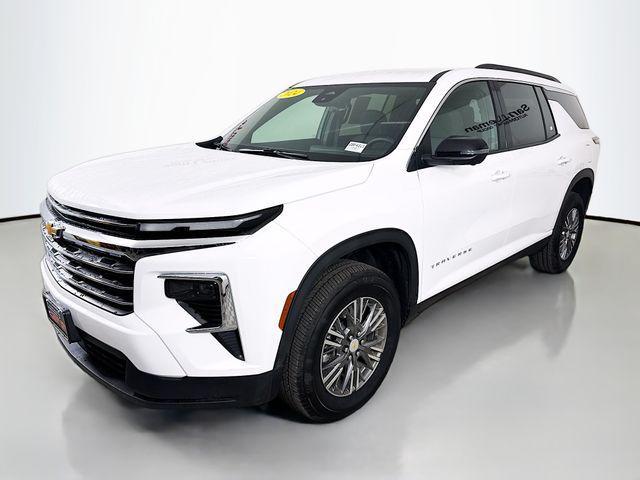 used 2024 Chevrolet Traverse car, priced at $37,995