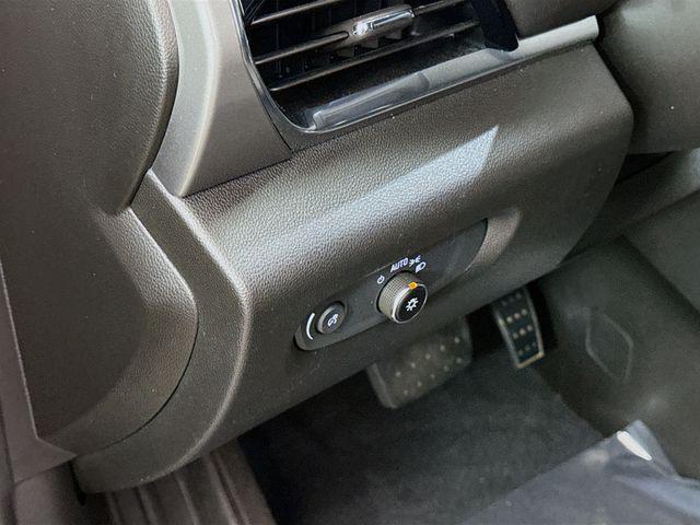 used 2023 Chevrolet Traverse car, priced at $22,985