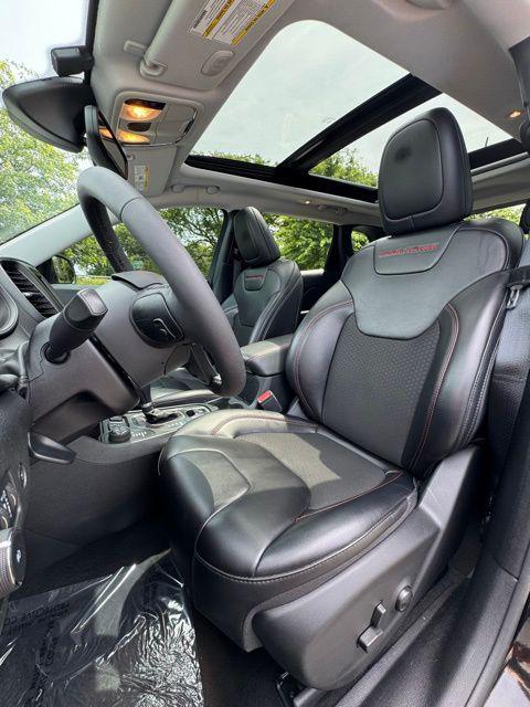 used 2022 Jeep Cherokee car, priced at $23,438