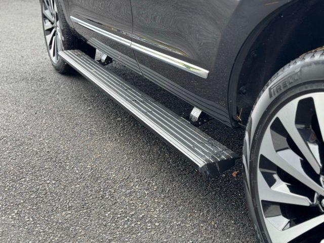 used 2023 Lincoln Navigator car, priced at $69,900