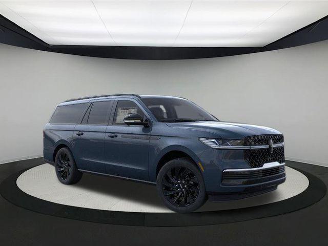 new 2025 Lincoln Navigator car, priced at $107,825