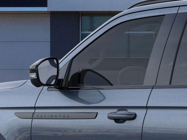 new 2025 Lincoln Navigator car, priced at $107,825
