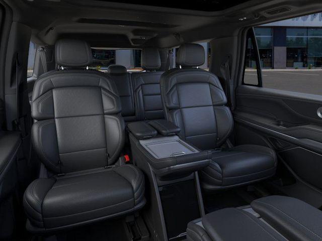 new 2025 Lincoln Navigator car, priced at $109,595