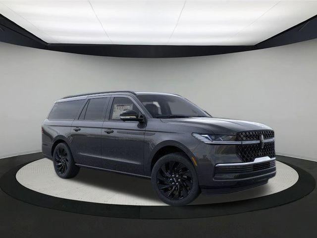 new 2025 Lincoln Navigator car, priced at $109,595