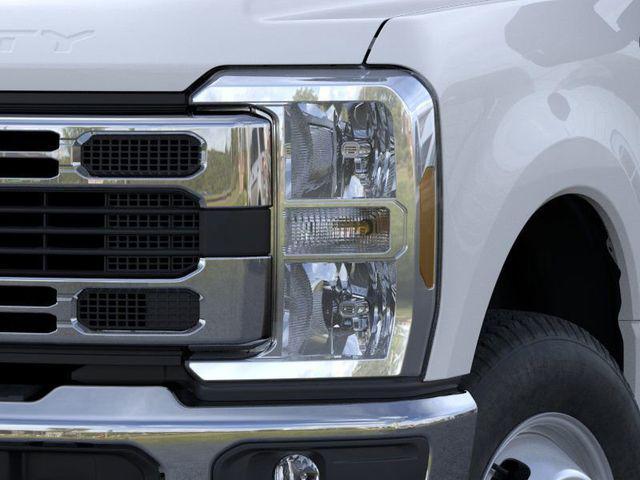 new 2025 Ford F-350 car, priced at $58,384