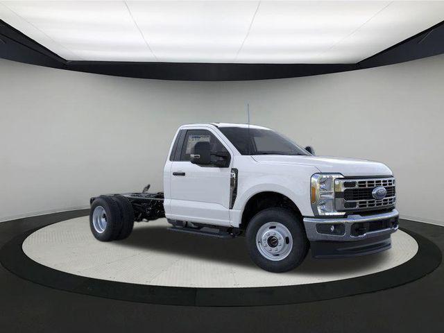 new 2025 Ford F-350 car, priced at $58,384