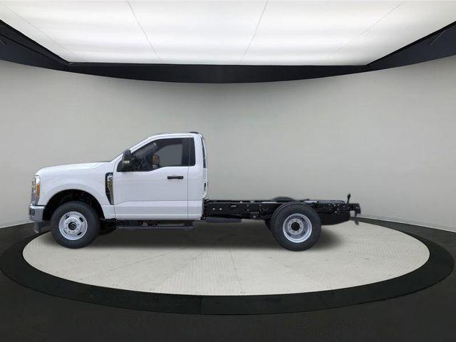 new 2025 Ford F-350 car, priced at $58,384