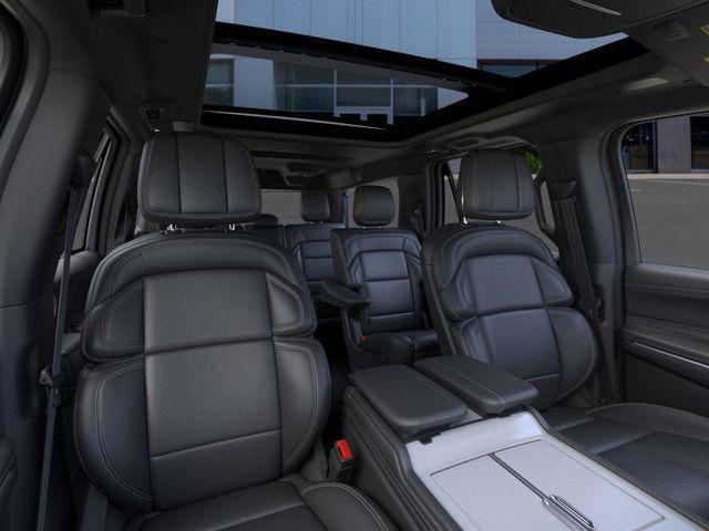 new 2025 Lincoln Navigator car, priced at $107,365
