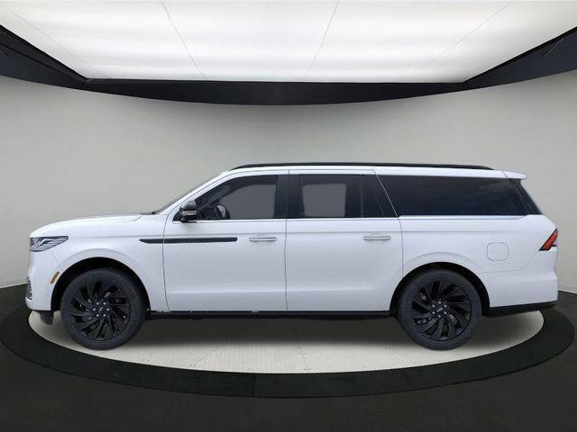 new 2025 Lincoln Navigator car, priced at $110,365