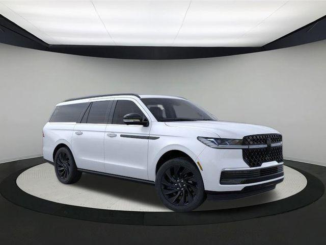 new 2025 Lincoln Navigator car, priced at $110,365