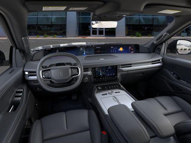 new 2025 Lincoln Navigator car, priced at $106,685
