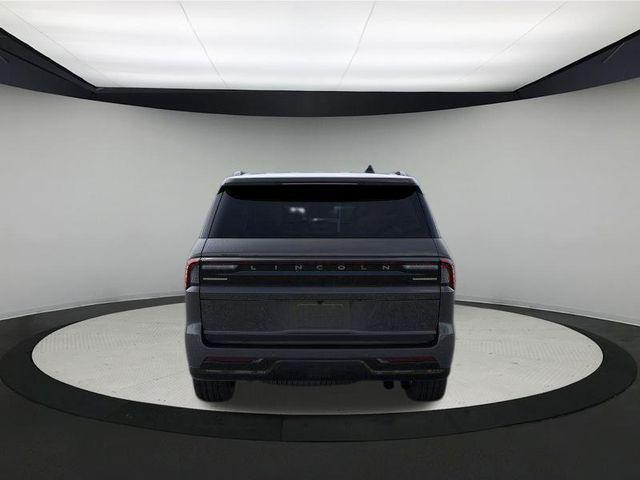 new 2025 Lincoln Navigator car, priced at $106,685