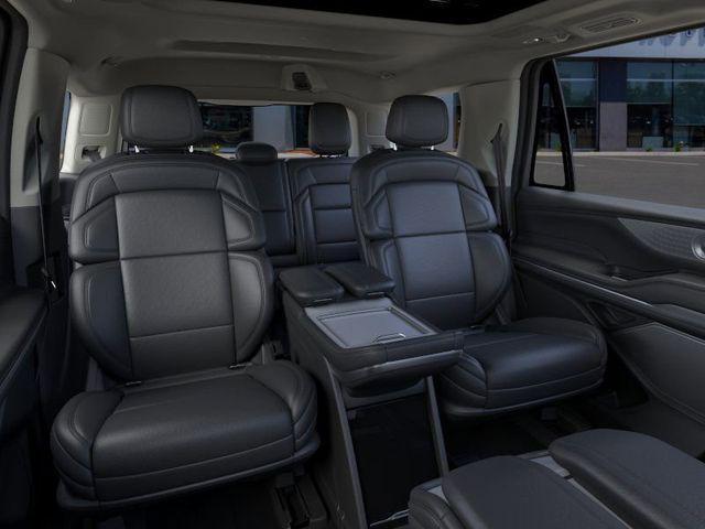 new 2025 Lincoln Navigator car, priced at $106,625