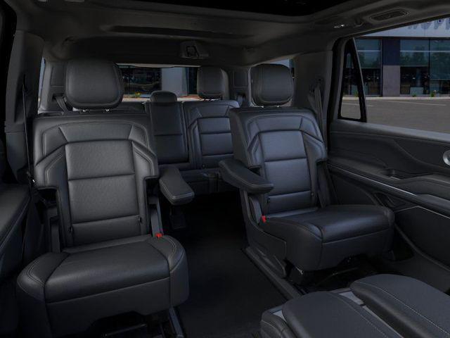 new 2025 Lincoln Navigator car, priced at $103,335