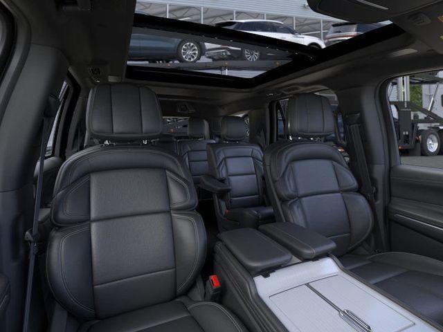 new 2025 Lincoln Navigator car, priced at $106,335