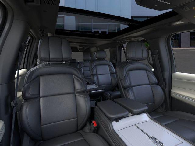 new 2025 Lincoln Navigator car, priced at $111,595