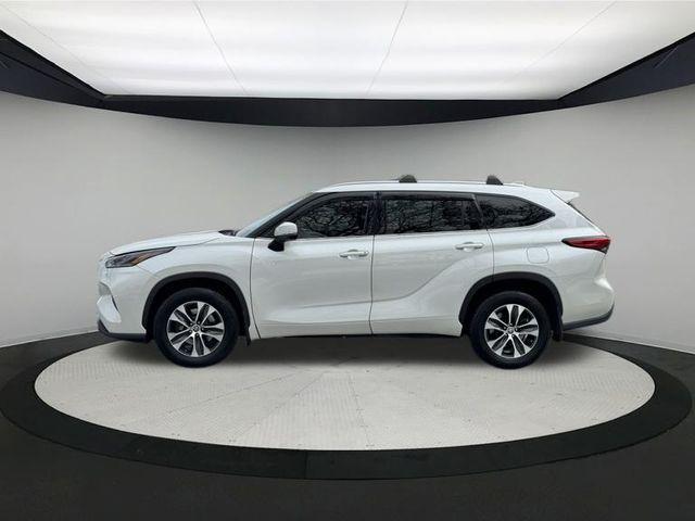 used 2021 Toyota Highlander car, priced at $25,648