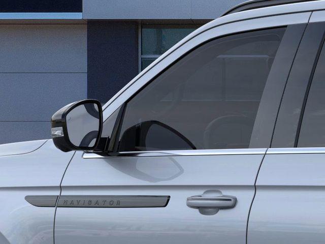 new 2025 Lincoln Navigator car, priced at $108,975