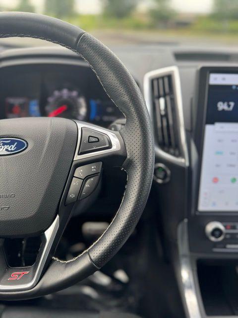 used 2022 Ford Edge car, priced at $32,995