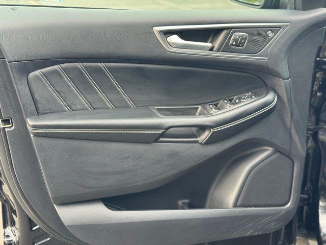 used 2022 Ford Edge car, priced at $32,995