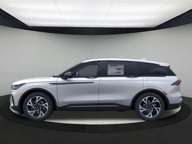 new 2025 Lincoln Nautilus car, priced at $52,616