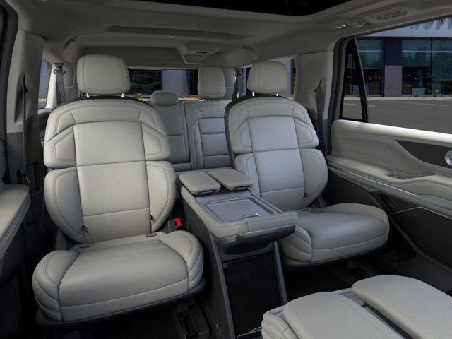 new 2025 Lincoln Navigator car, priced at $105,925