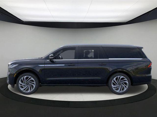new 2025 Lincoln Navigator car, priced at $105,925