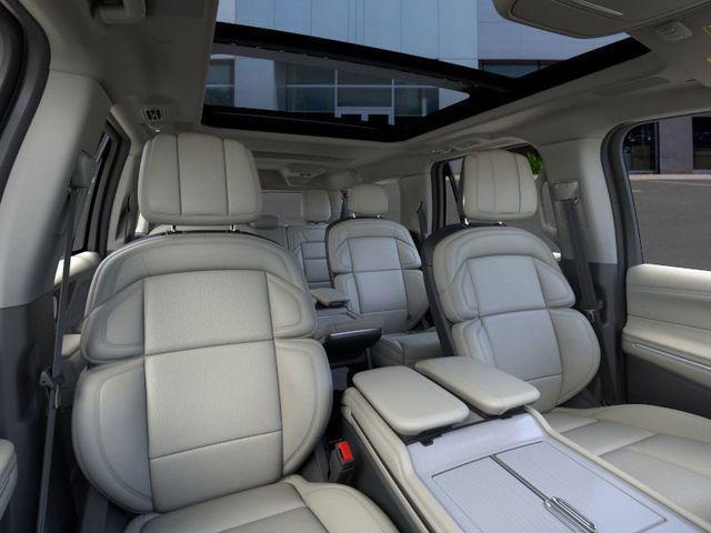 new 2025 Lincoln Navigator car, priced at $105,925