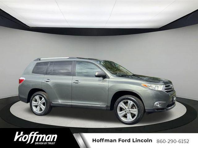 used 2013 Toyota Highlander car, priced at $15,477
