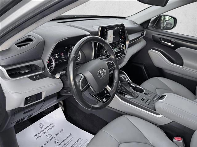 used 2020 Toyota Highlander car, priced at $27,998