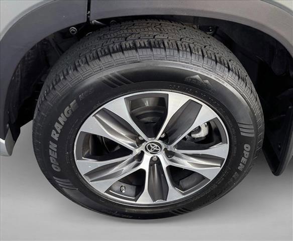 used 2020 Toyota Highlander car, priced at $27,998