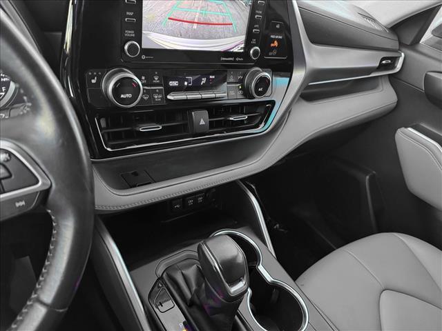 used 2020 Toyota Highlander car, priced at $27,998
