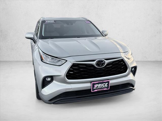 used 2020 Toyota Highlander car, priced at $27,998