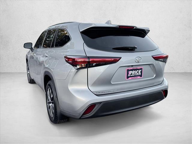 used 2020 Toyota Highlander car, priced at $27,998