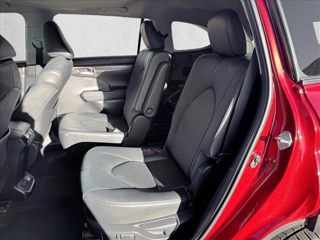 used 2020 Toyota Highlander car, priced at $35,998