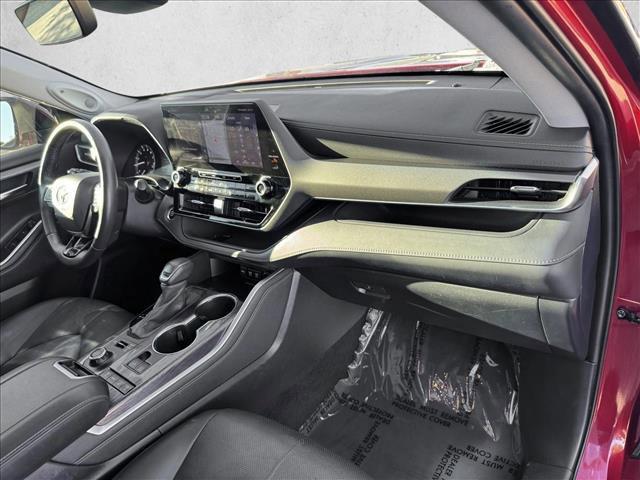 used 2020 Toyota Highlander car, priced at $35,998
