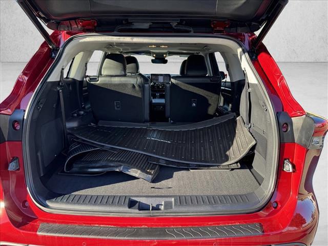 used 2020 Toyota Highlander car, priced at $35,998