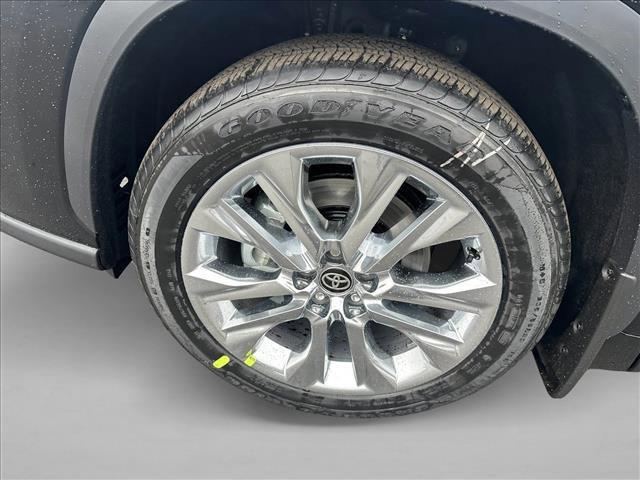 new 2026 Toyota Highlander car, priced at $53,812