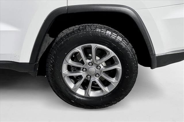 used 2016 Jeep Grand Cherokee car, priced at $13,998