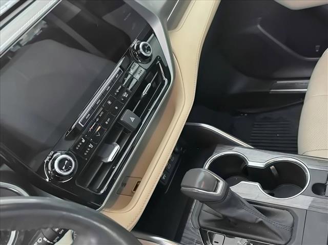 used 2022 Toyota Highlander Hybrid car, priced at $39,998